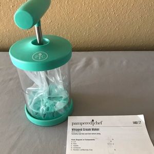 NEW Pampered Chef whipped cream maker